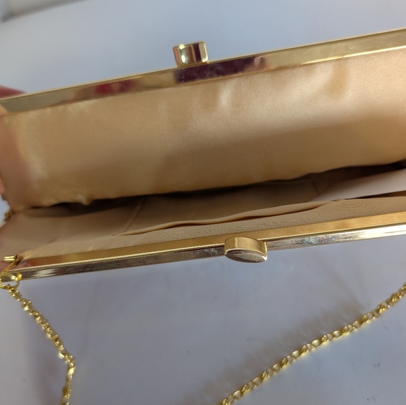Gold and Brown Multicolor Evening Clutch With Chain. - Picture 3 of 4